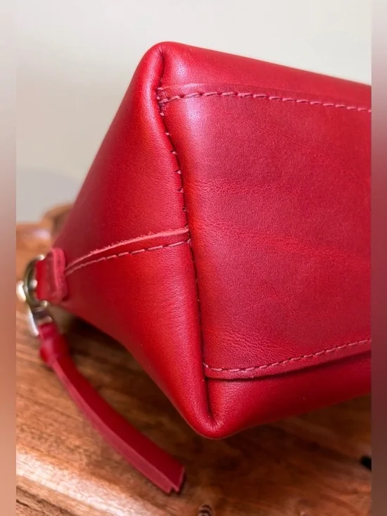 Portland Leather Eclipse Ruby Red Crossbody NWOT - Picture 13 of 16